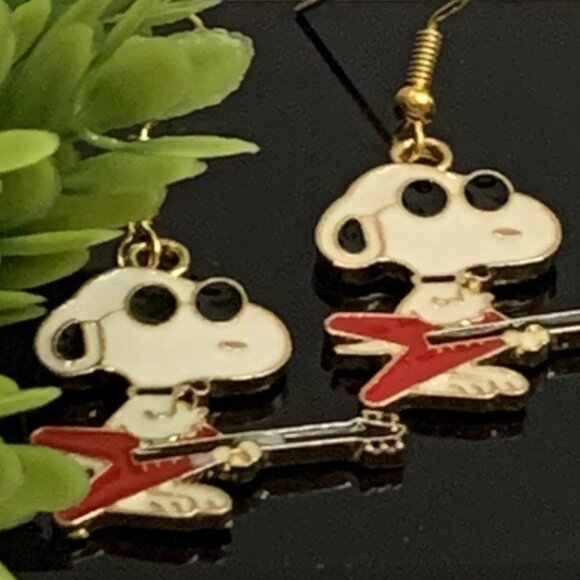 Snoopy Earring, Joe Cool Earring, Peanuts Earring, Gift Idea, Guitar Earring - Picture 4 of 8